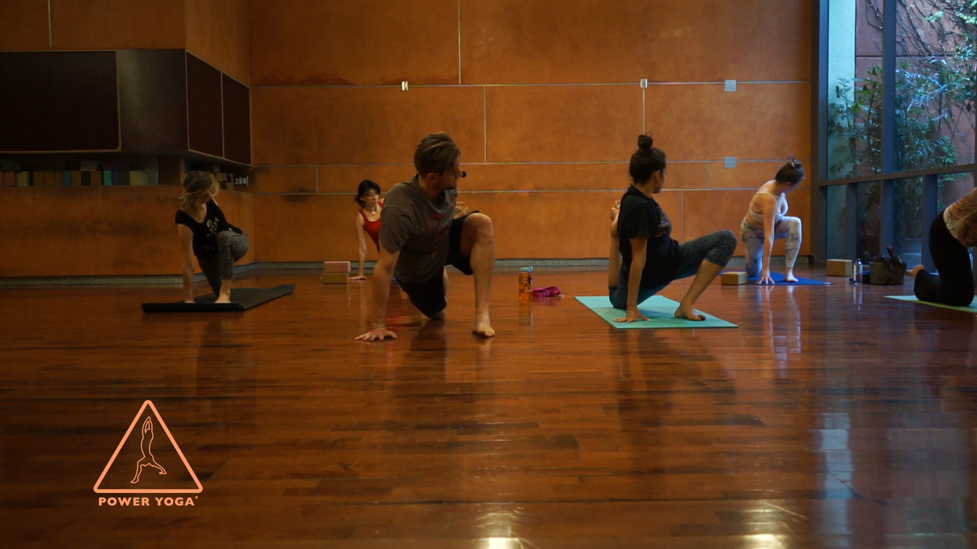 Hip Flow | Power Yoga